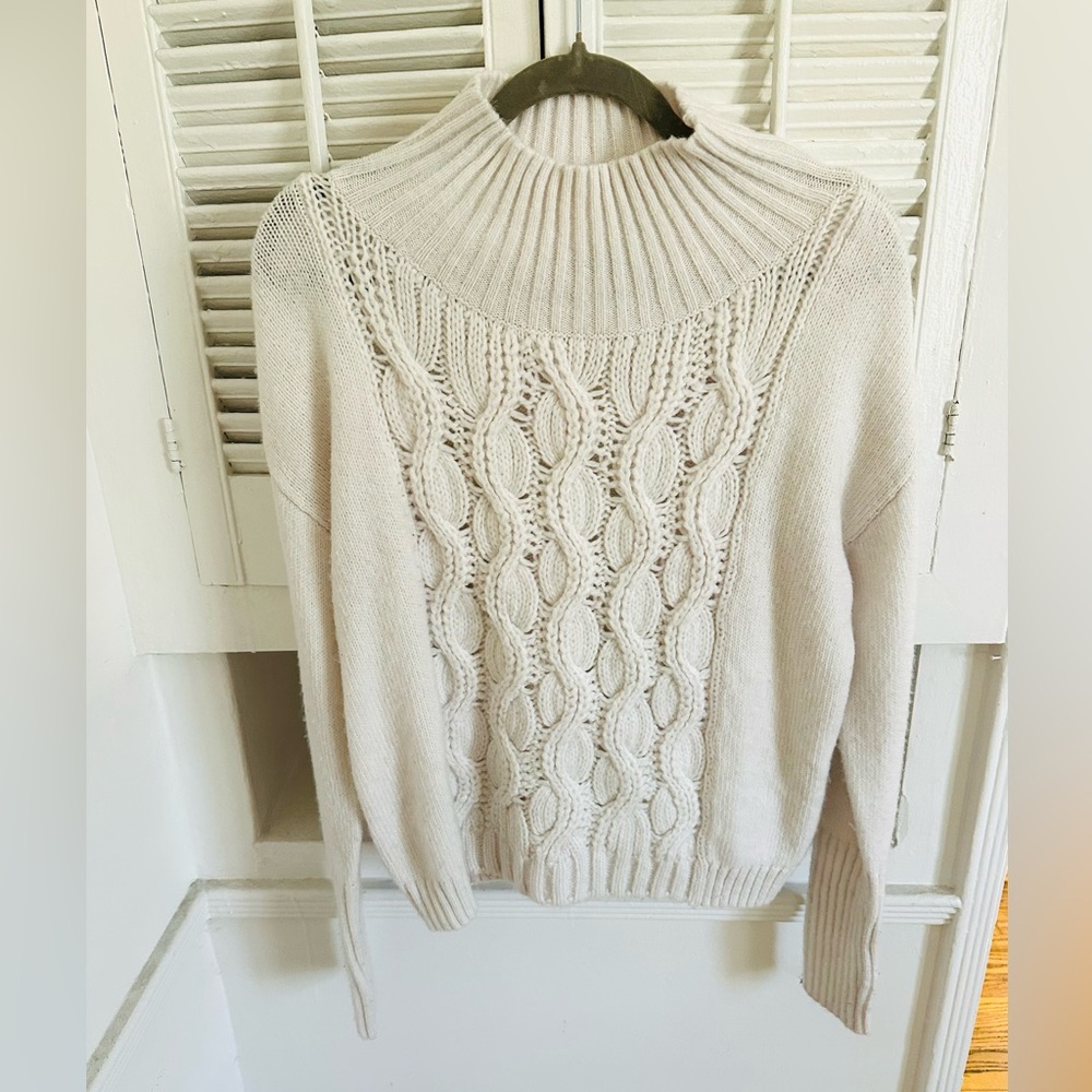 White House Black Market Cream Cable Knit Sweater